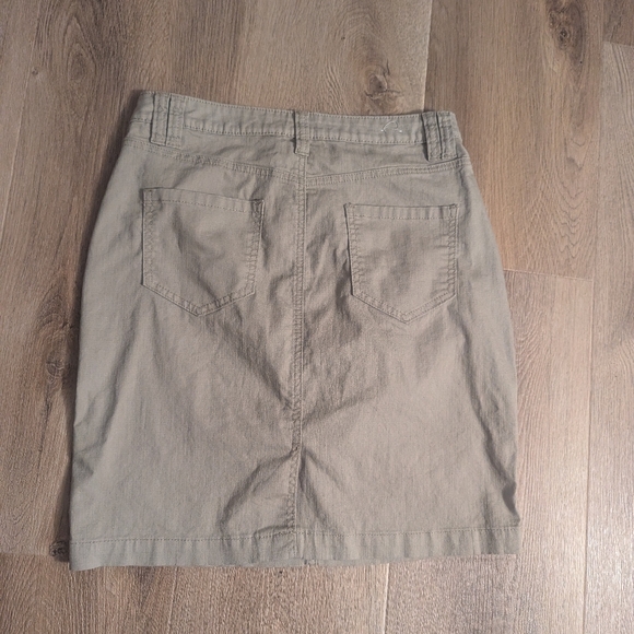 2/$15 Woman's Santana Jeans Taupe Khaki A-Line Basic Skirt- Size 8 - Picture 5 of 5
